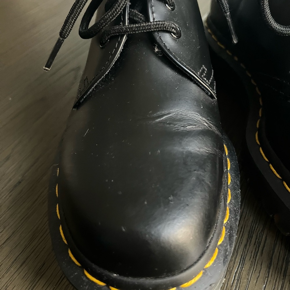 Dr. Martens Black Leather Lace-Up Oxfords Yellow Stitching US Women’s 8 Men’s 7 - Picture 2 of 10